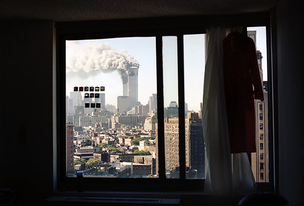 9/11 (270W, 17th Street, Apt. 20C), 2001; C-Print kaschiert und gerahmt, 40x60 cm NYC Kaleidoscope, 2001; C-Print kaschiert und gerahmt, 70 x 101cm